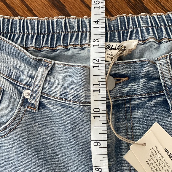 Blue Velvet Large 12/14 Ultra Wide Flare Leg Jeans Blue Star Patch Accents NWT - Picture 8 of 15